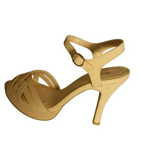 Qupid Cream Neutral Heel. 8.5M - Picture 4 of 4